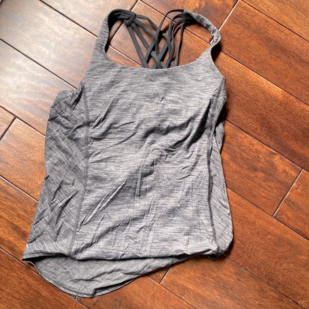 Lululemon top